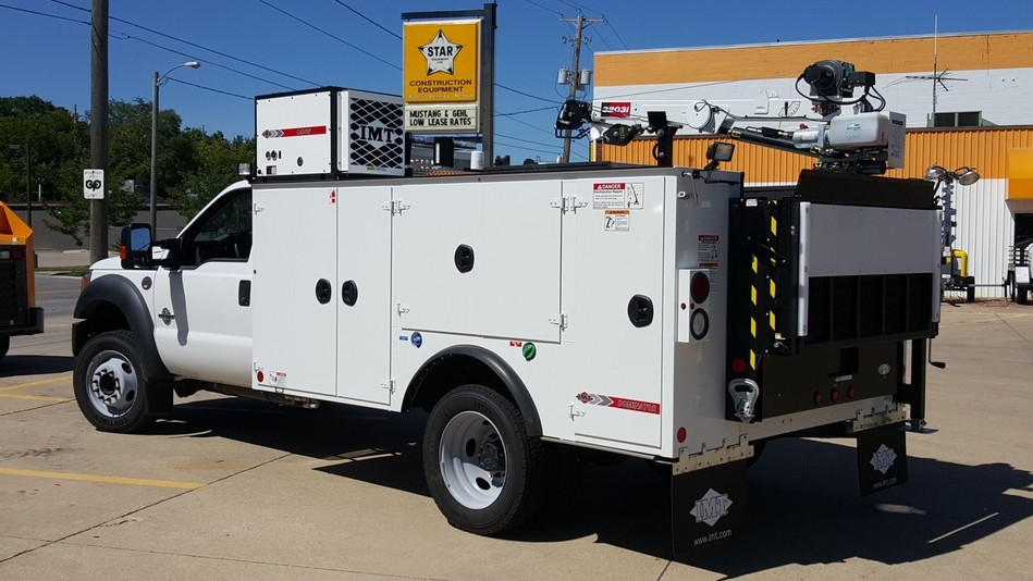 Service Trucks Cranes Star Equipment Ltd. Des Moines Iowa